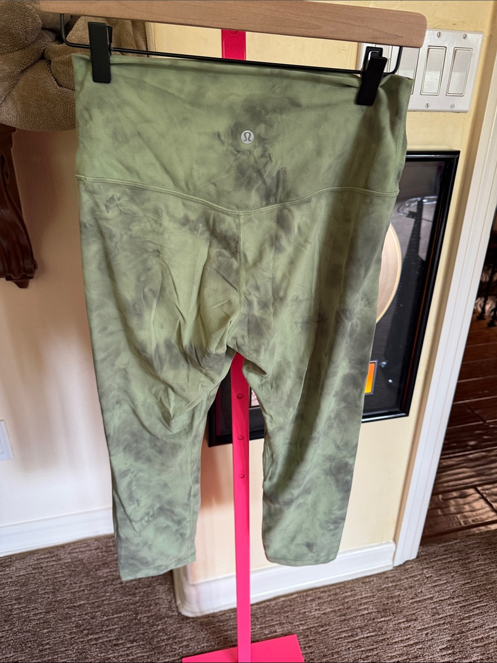 Lululemon Olive Tie-Dye High-Rise crop Leggings size 8 ALIGN